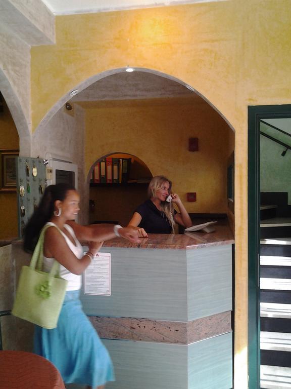 Hotel Lady Susanna Варацце Экстерьер фото