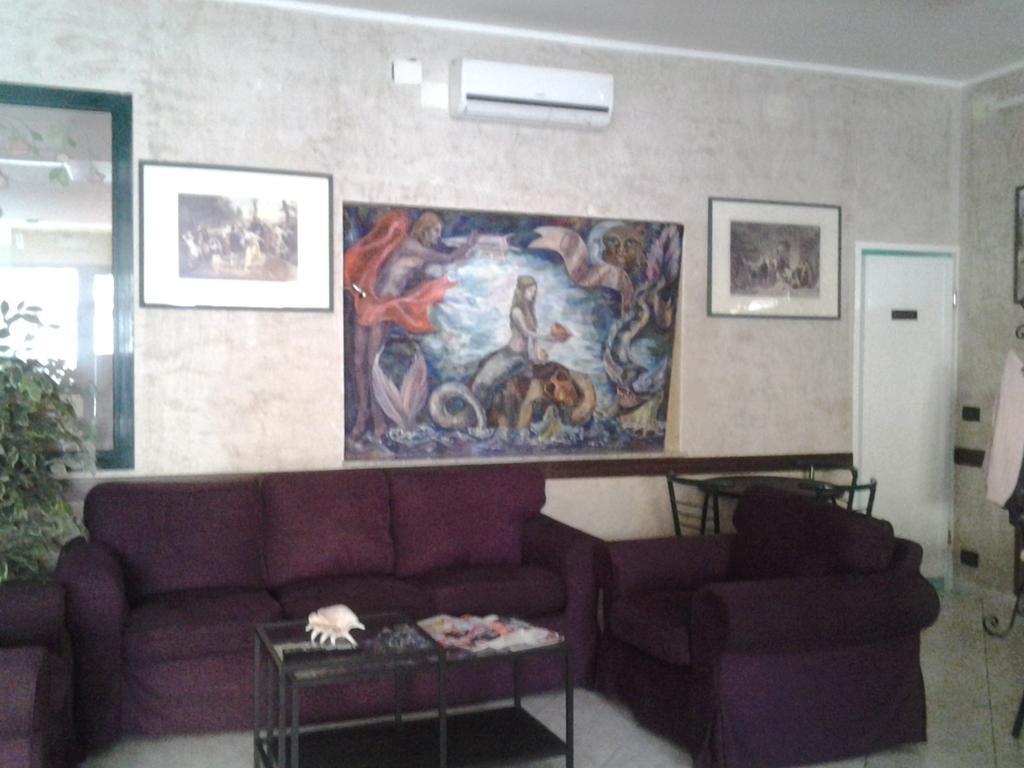 Hotel Lady Susanna Варацце Экстерьер фото