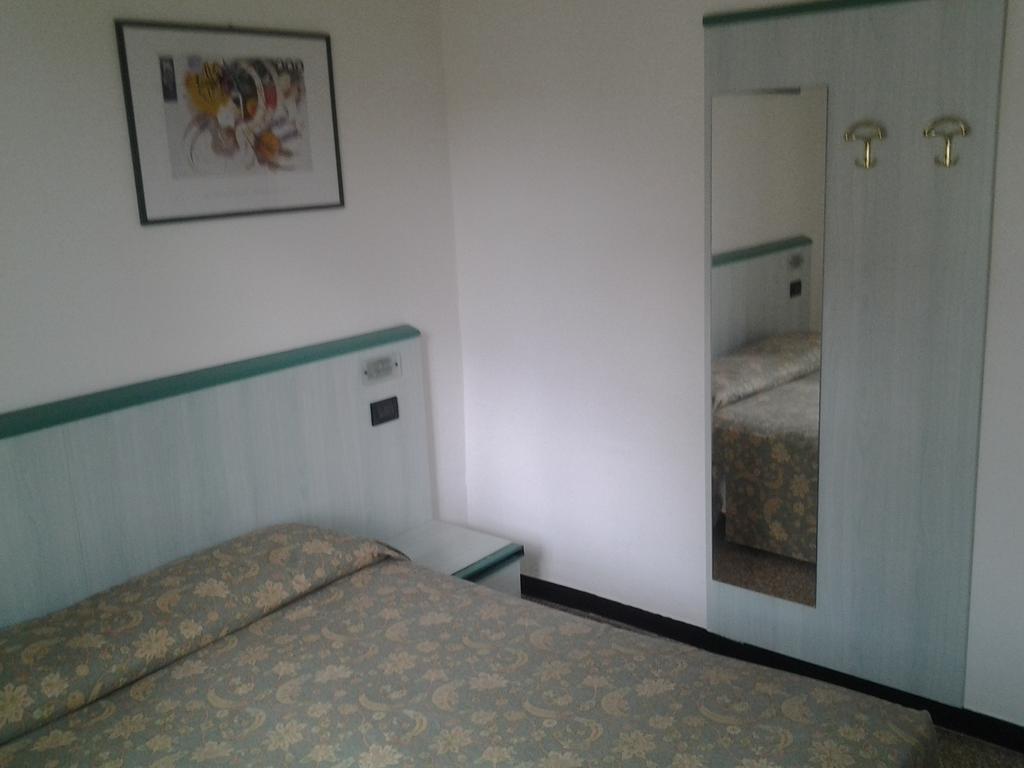 Hotel Lady Susanna Варацце Экстерьер фото